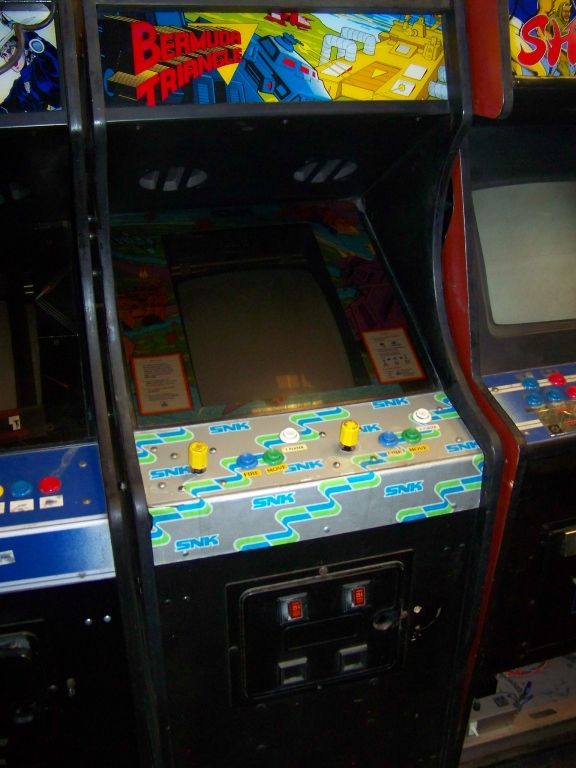 BERMUDA TRIANGLE ARCADE GAME