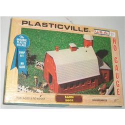 VINTAGE TRAIN HO SCALE *BARN* BACHMANN HO *PLASTICVILLE USA* ITEM # 2602 SNAPP-FIT COMES IN ORIGINAL
