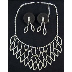 18K WHITE GOLD PLATED AUSTRIAN CRYSTAL JEWELRY SET