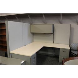 LOT OF APPROXIMATELY 25 STEELCASE TURNSTONE MAPLE AND BEIGE CORNER