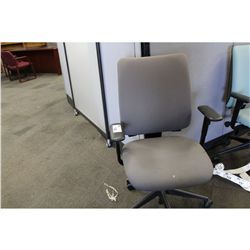 STEELCASE GREY MULTILEVER TASK CHAIR