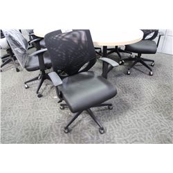 BLACK MESH MID BACK TASK CHAIR