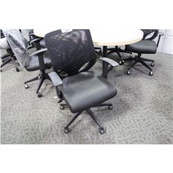 BLACK MESH MID BACK TASK CHAIR