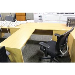 LIGHT OAK L-SHAPE EXECUTIVE DESK