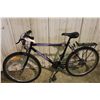 Image 1 : BLACK CCM PURSUIT 18SP MOUNTAIN BIKE