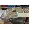 Image 2 : PALLET OF 12 X 24 FLOWERED BEIGE CERAMIC FLOOR TILE