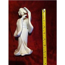 HOMCO White Porcelain Geisha Statue #1443