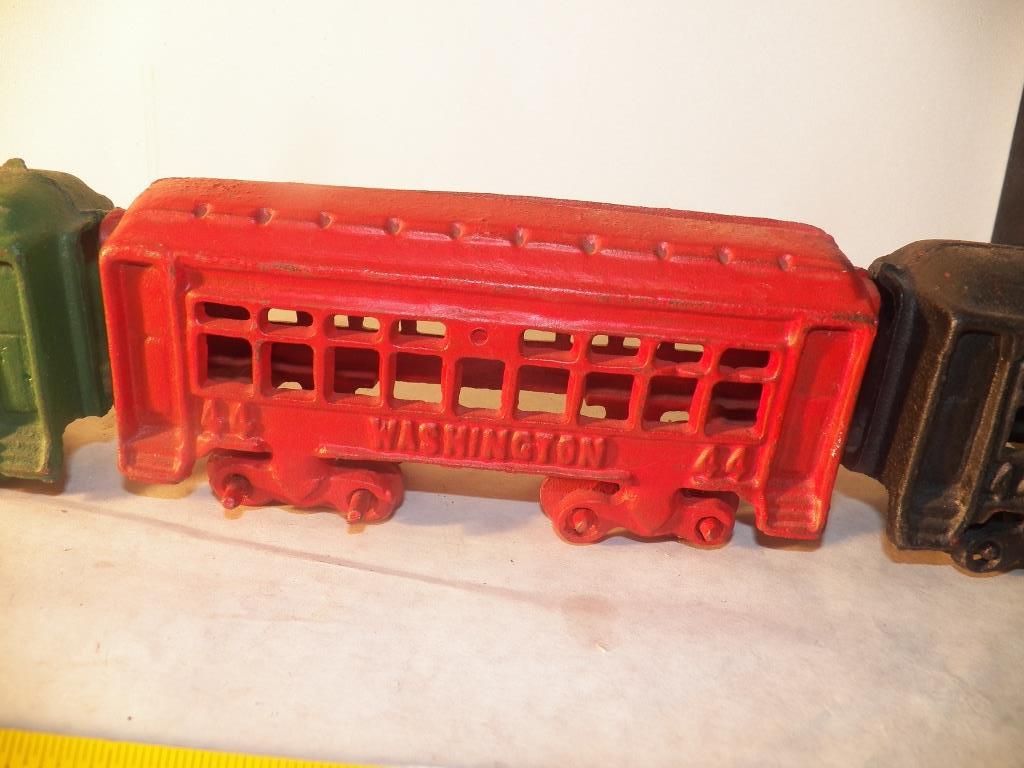 Washington 44 Cast Iron Train Set Vintage Cast Iron Train Set 5 cars