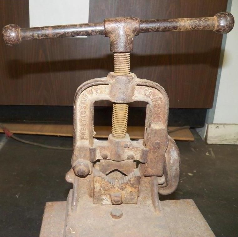 Vintage Pipe Vise & Stand Vintage Antique Cast Iron Prentiss Pipe Vise