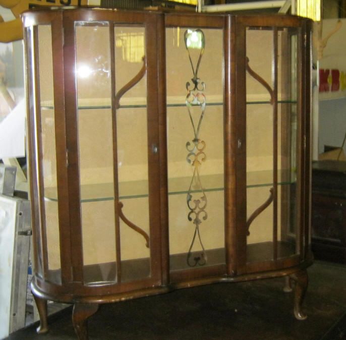 Vintage Curio Cabinet Has 2 glass Shelves & 2 glass doors ...