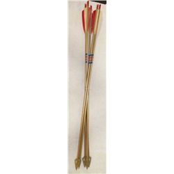 Bear Archery cedar arrows (1970) 5-Vintage Archery Arrows