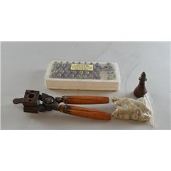 Shot maker, a collection of 18th century style musket