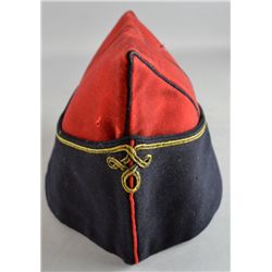 Continental military hat, fine wool in black and red