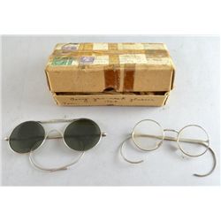 Army issue a pair of spectacles and a pair of