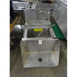 Perlick S/S Ped. Hand Sink w/Bottle Stand