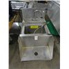 Image 1 : Perlick S/S Ped. Hand Sink w/Bottle Stand