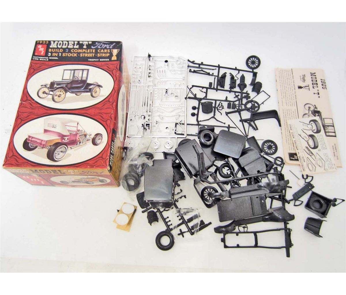 VINTAGE AMT 1925 MODEL T FORD MODEL KIT #2225