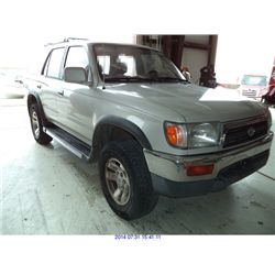 1998 - TOYOTA 4RUNNER// SALVAGE TITLE