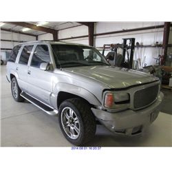 2000 - GMC DENALI//RESTORED  SALVAGE