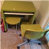 Image 2 : Work Station