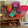 Image 4 : Multi-use Storage Table & Contents