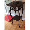 Image 1 : Antique Oak Stick and Ball Table