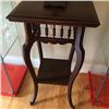Image 2 : Antique Oak Stick and Ball Table