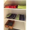 Image 5 : Closet Contents Lot