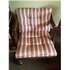 Image 2 : 2 Chairs and Side Table