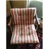 Image 5 : 2 Chairs and Side Table
