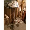 Image 4 : Mirror and Lamps