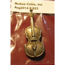823. Violin or “fiddle” pin – marked "BEAU STERLING" weighs 5 grams
