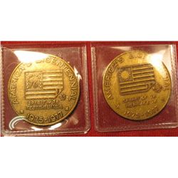 1320. 2 Bicentennial medals issued for Boy Scouts featuring flags from the Revolutionary War