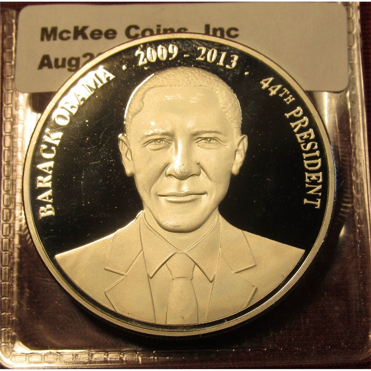 1420. Barack Obama 44th President 2009-2013 silver plated commemorative medal. They couldn't fit his 1420. Barack Obama 44th President 2009-2013 silver plated commemorative medal. They couldn't fit his