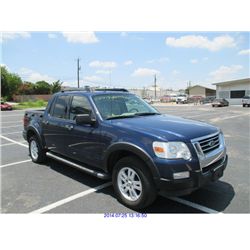 2007 - FORD EXPLORER SPORT TRAC!