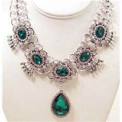 GREEN RHINESTONE BAROQUE DROPLETS ESTATE JEWERLY NECKLACE