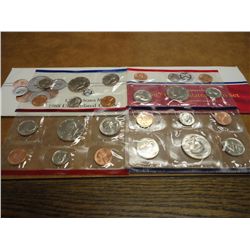 1987 & 1988 US MINT SETS P/D (WITH ENVELOPES)