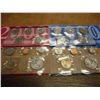 Image 2 : 2000  US MINT SET (UNC) P/D (WITH ENVELOPE)