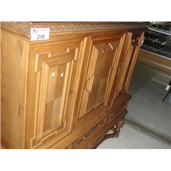 OAK 3DOOR 3 DRAWER SIDEBOARD