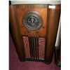 Image 1 : ANTIQUE/ VINTAGE GRUNOW STANDUP RADIO PLAYER, WORKING
