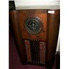 Image 2 : ANTIQUE/ VINTAGE GRUNOW STANDUP RADIO PLAYER, WORKING