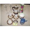Image 1 : (10) PIECE ASSORTED VINTAGE/ ANTIQUE DECORATIVE COLLECTIBLE LOT, AS SHOWN