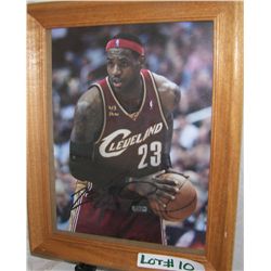 LEBRON JAMES HAND SIGNED PHOTOGRAPH, CLEVLAND CAVALIERS #23. FRAMED