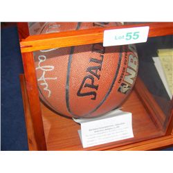 BILL WALTON HALL OF FAMER, HAND SIGNED BASKETBALL, IN CUSTOM SHOWCASE, W/ COA