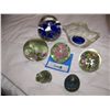 Image 2 : LOT OF (7) COLLECTIBLE FINE ART GLASS PAPER WEIGHTS, AS SHOWN