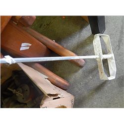 DRYWALL MUD MIXING ATTACHMENT