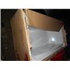 Image 2 : NEW BATH TUB - RIGHT HAND - NEW IN BOX - WHITE