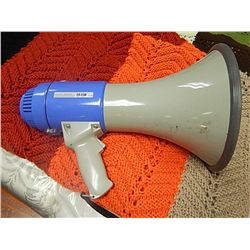 BATTERY OPPERATED MEGAPHONE - LIKE THE ONES AT SCHOOL AND SPORT GAMES