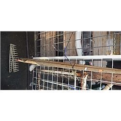 BUNDLE OF GARDEN TOOLS - GARDEN RAKES