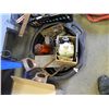 Image 1 : OIL PAN WTIH CONTENTS